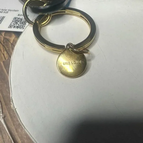 Lululemon Diamond Shaped Hotel Keychain NWT ONE SIZE (SMTL/GOLD) - Picture 7 of 9